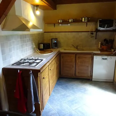 Les Accromagnon, Climatisation Сasa de vacaciones *