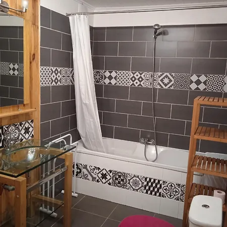 Les Accromagnon, Climatisation بيت للعطل