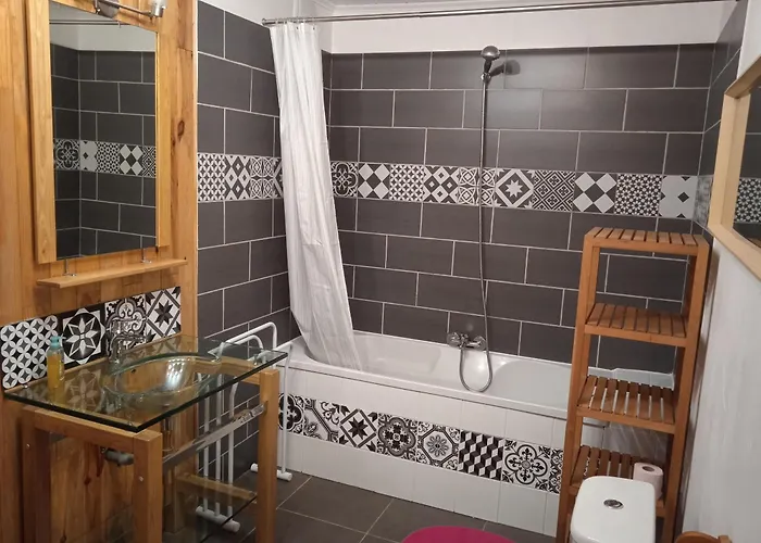 Les Accromagnon, Climatisation بيت للعطل